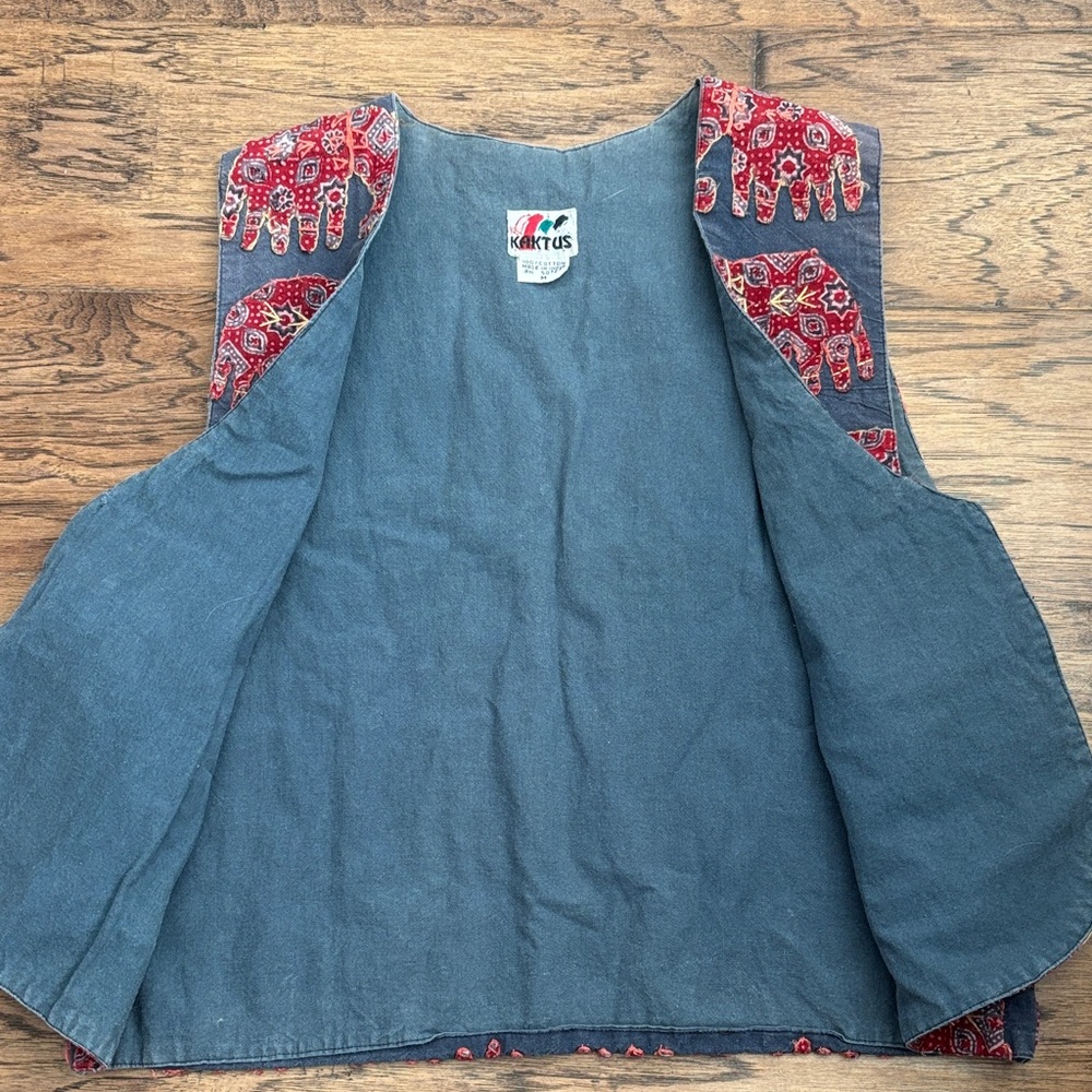 Elephant Patterned Embroidered Vest - image 3